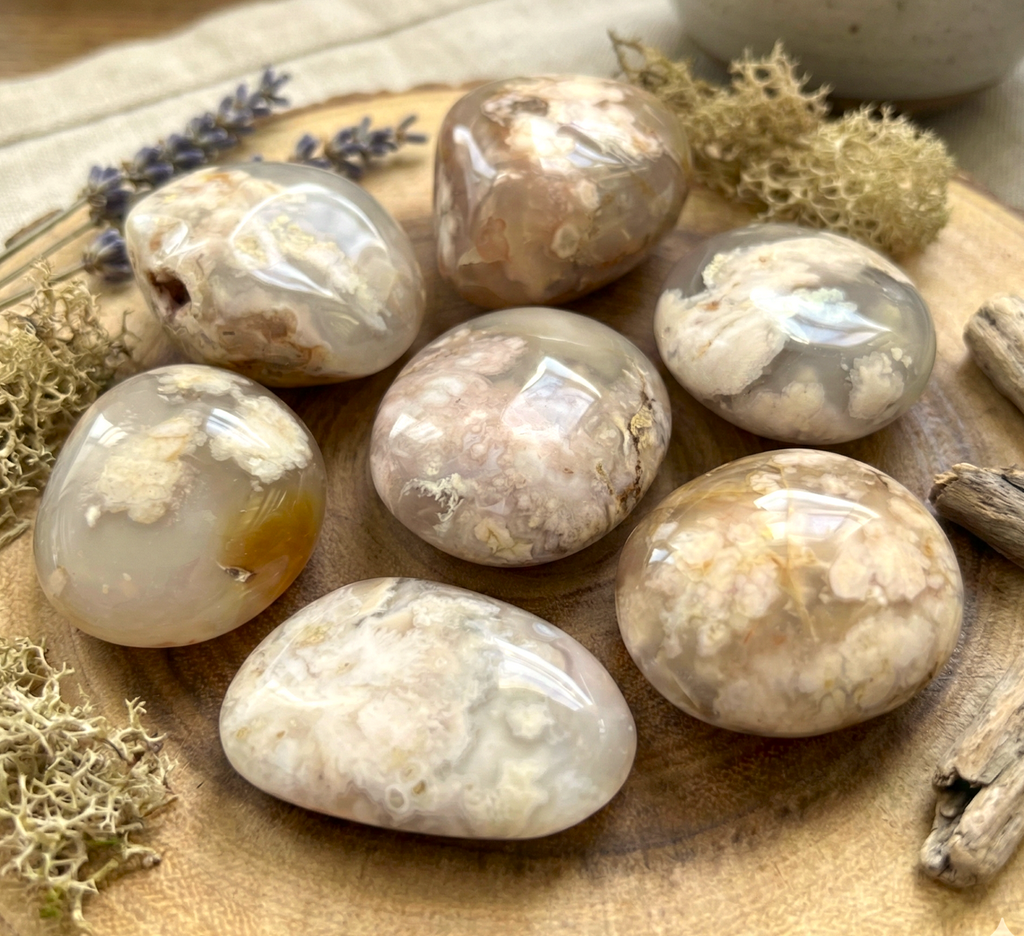 Flower Agate Crystal Palm Stone Carving