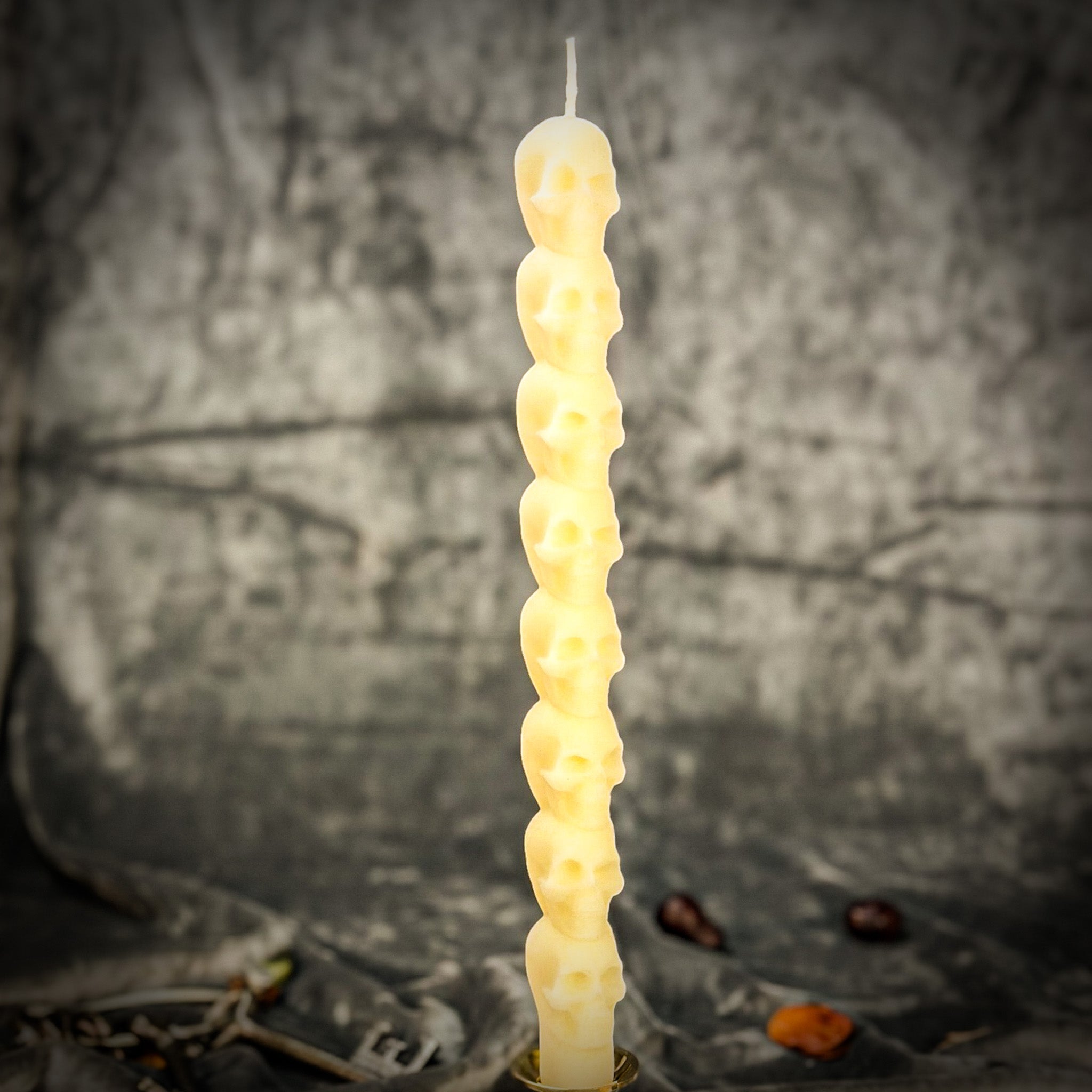 Eight Day Skull Taper Candle Spell Kit - Mind Influence & Ancestral Wisdom
