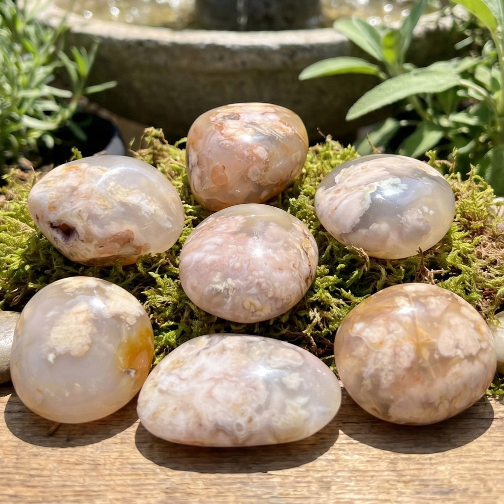 Flower Agate Crystal Palm Stone Carving