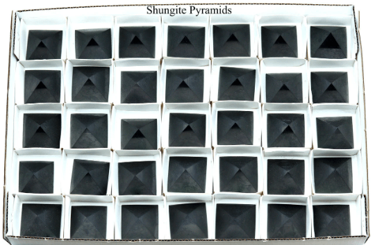 35 Piece Flat - Shungite Pyramid / 25-30mm AVG