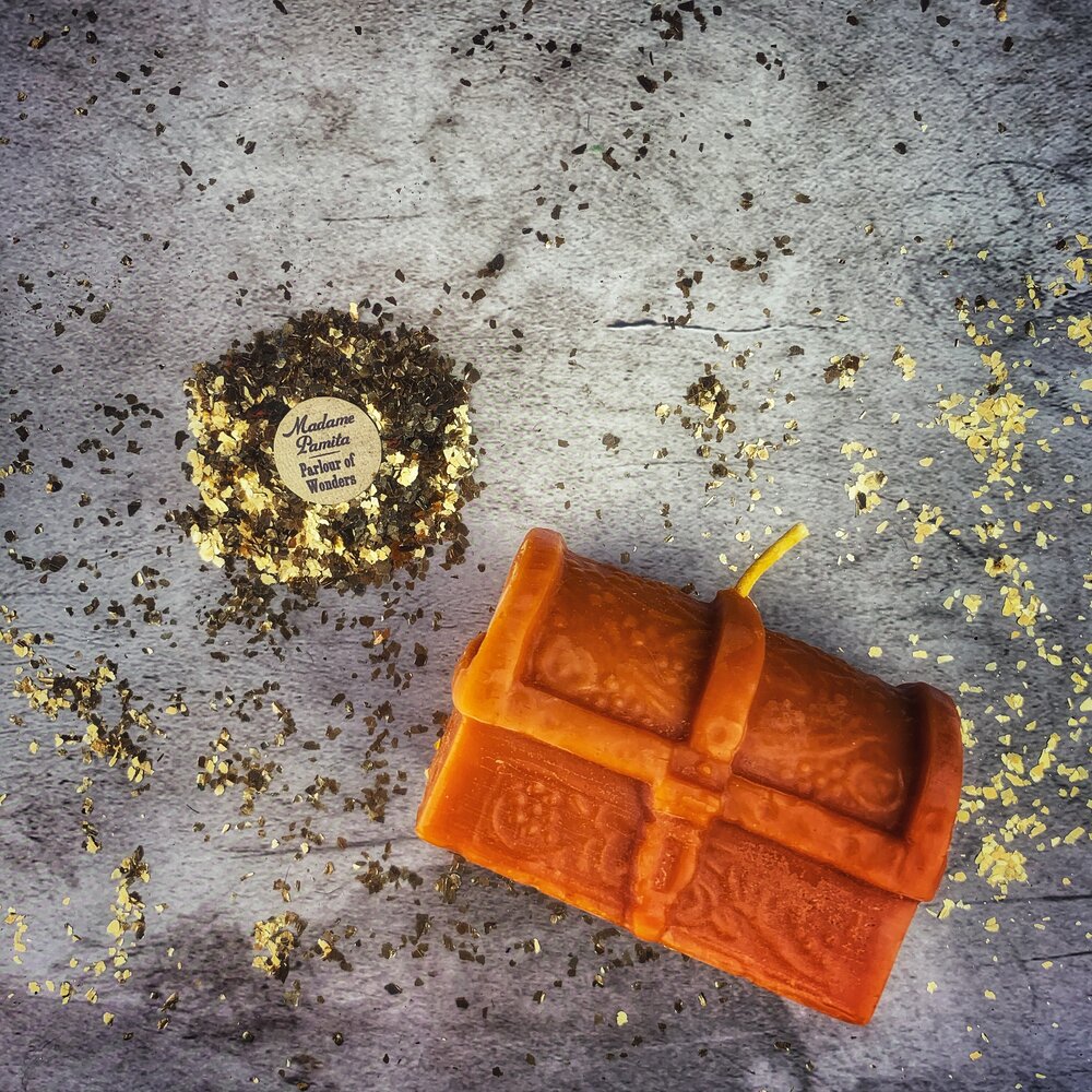 Beeswax Treasure Chest Spell Candle - Unlock Blessings & Abundance Magic