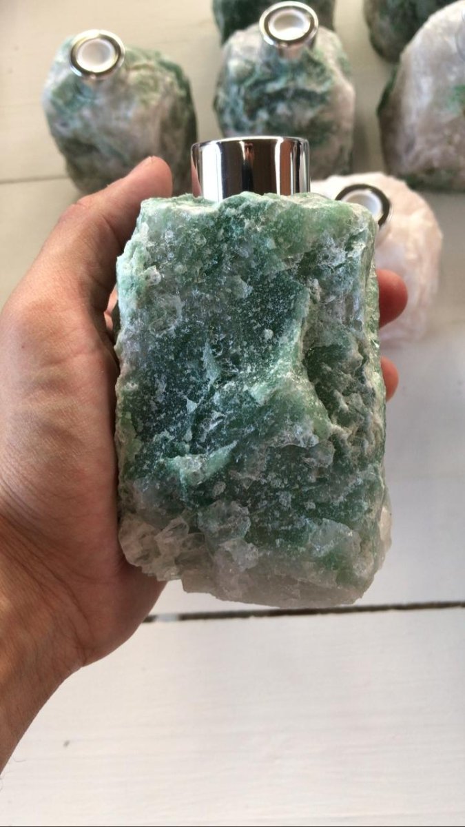 QTY 1 - Green Quartz Oil Diffuser