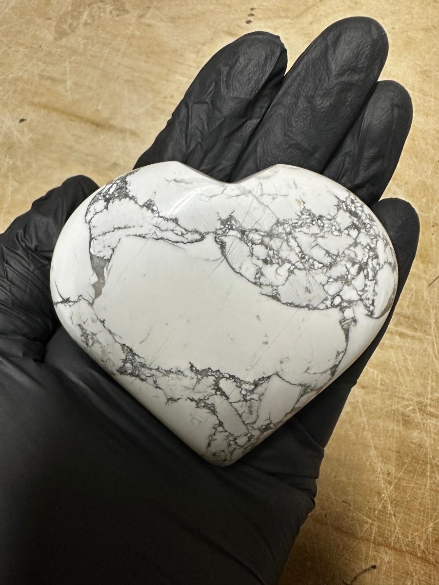 QTY 1 - Howlite Puffy Heart / 2-4" AVG