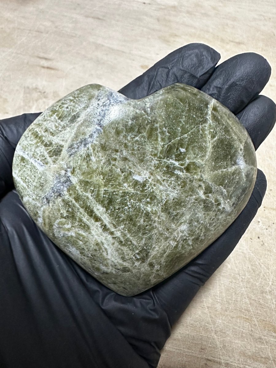 QTY 1 - Vesuvianite Puffy Heart / 2-4" AVG